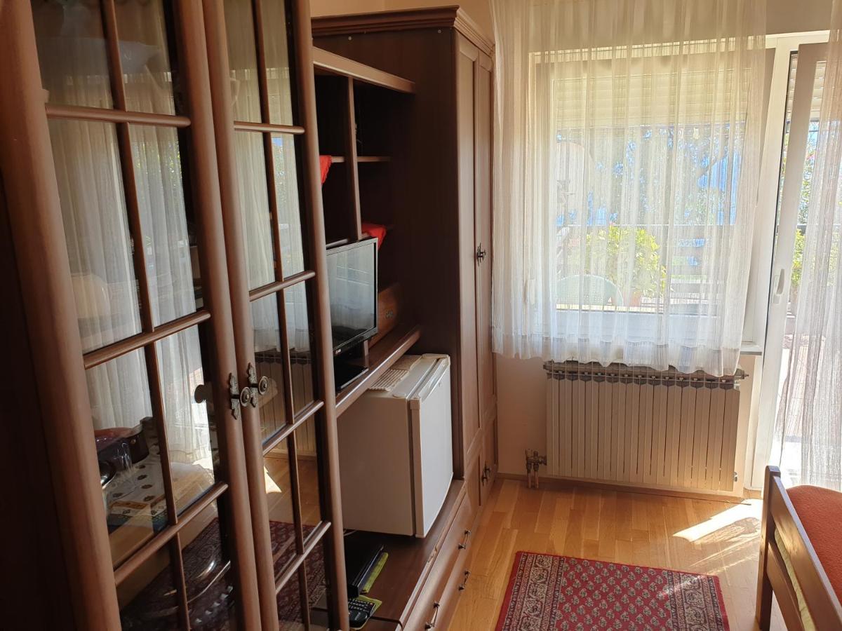 Pansion Pernjak Rijeka Exteriör bild