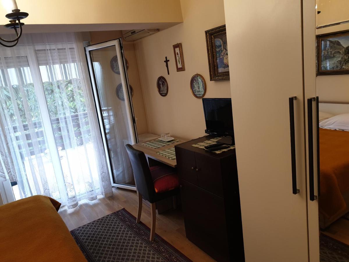 Pansion Pernjak Rijeka Exteriör bild