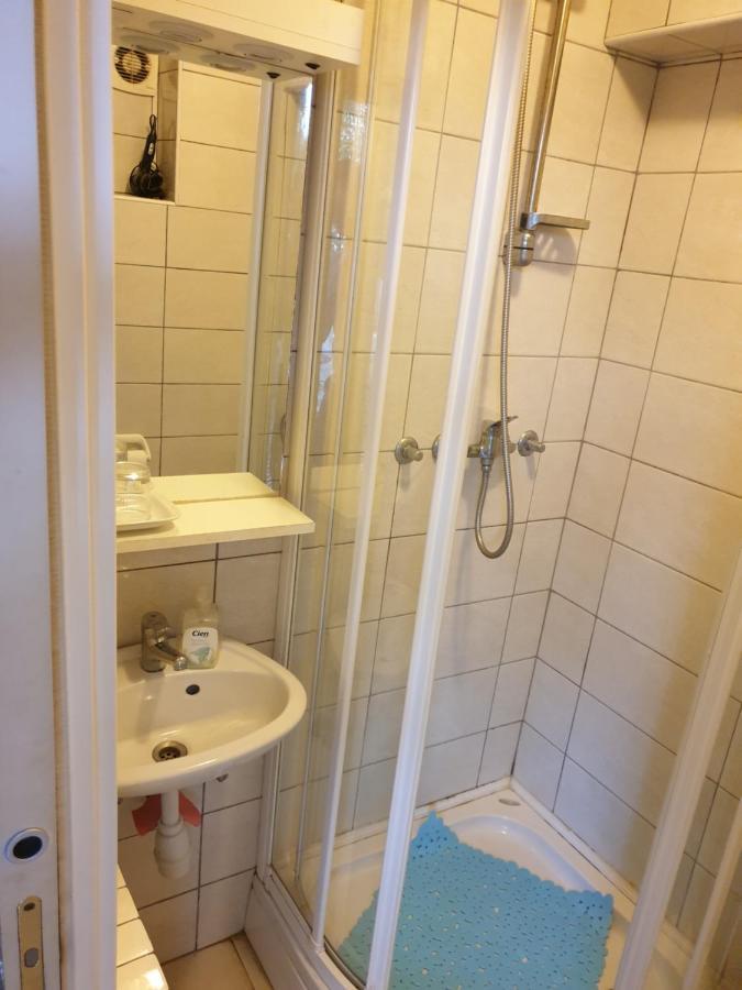 Pansion Pernjak Rijeka Exteriör bild