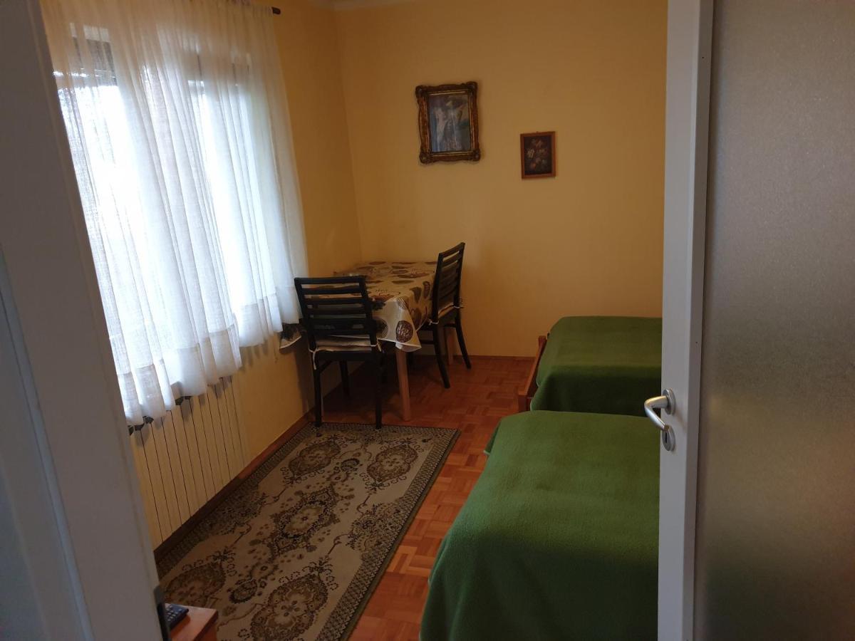 Pansion Pernjak Rijeka Exteriör bild